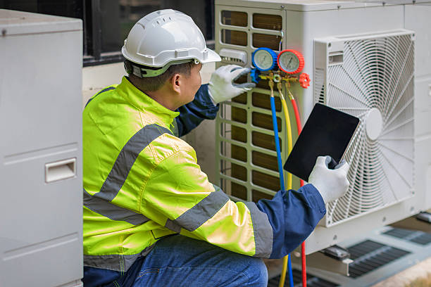 Professional Hvac technician working in Christmas, FL